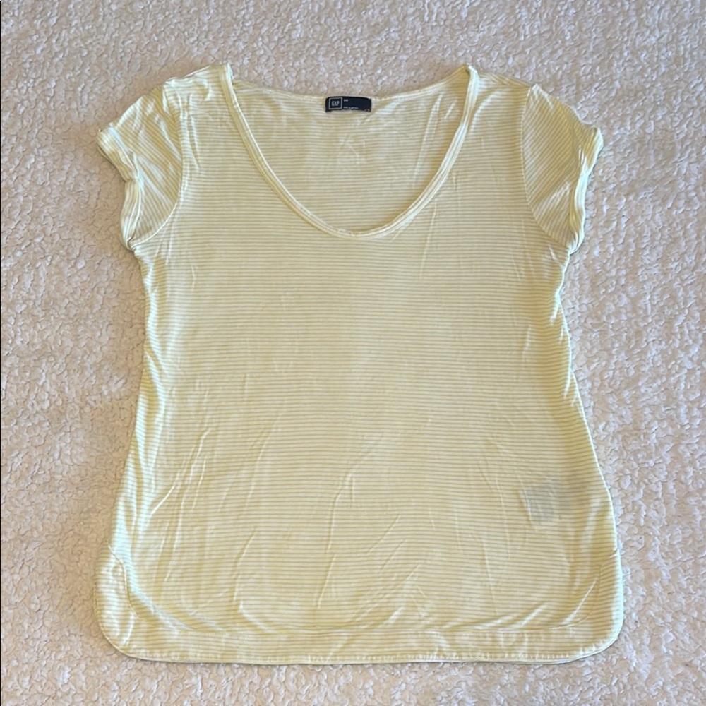 GAP Short Sleeve Tee Shirt Size XS Yellow and Cream Striped